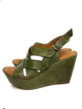 BORN Green Leather Slingback Platform Sandals